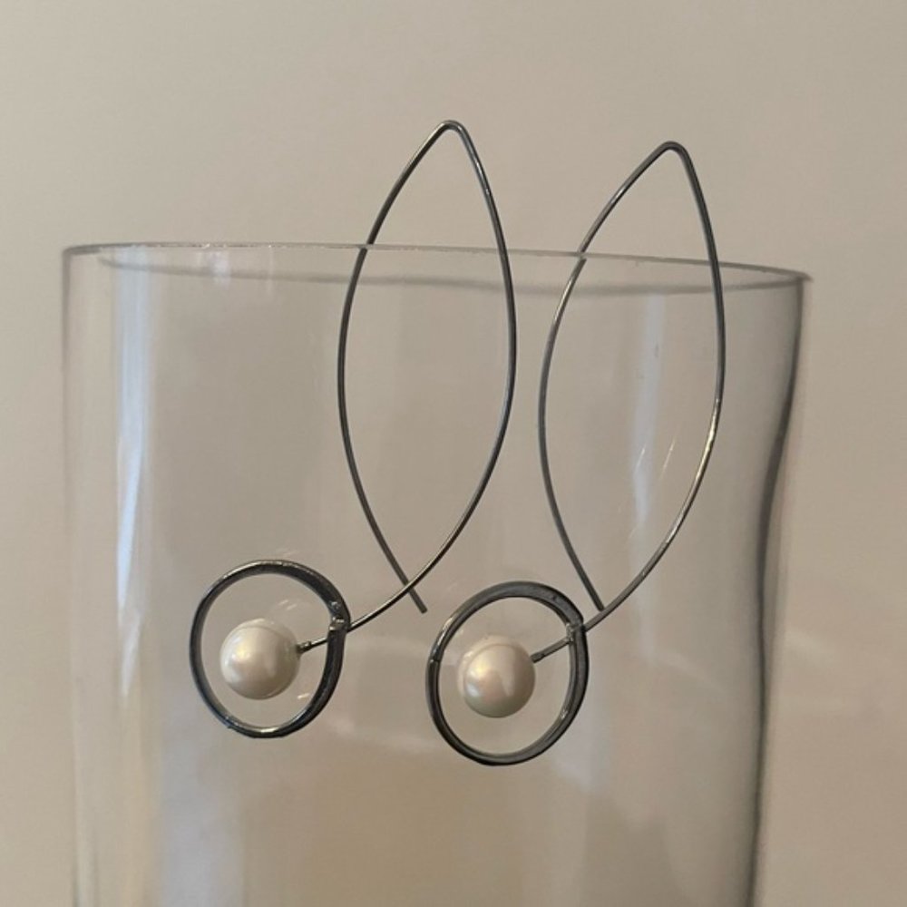 Nicha Silver Round Pearl Earrings - Picture 3 of 4